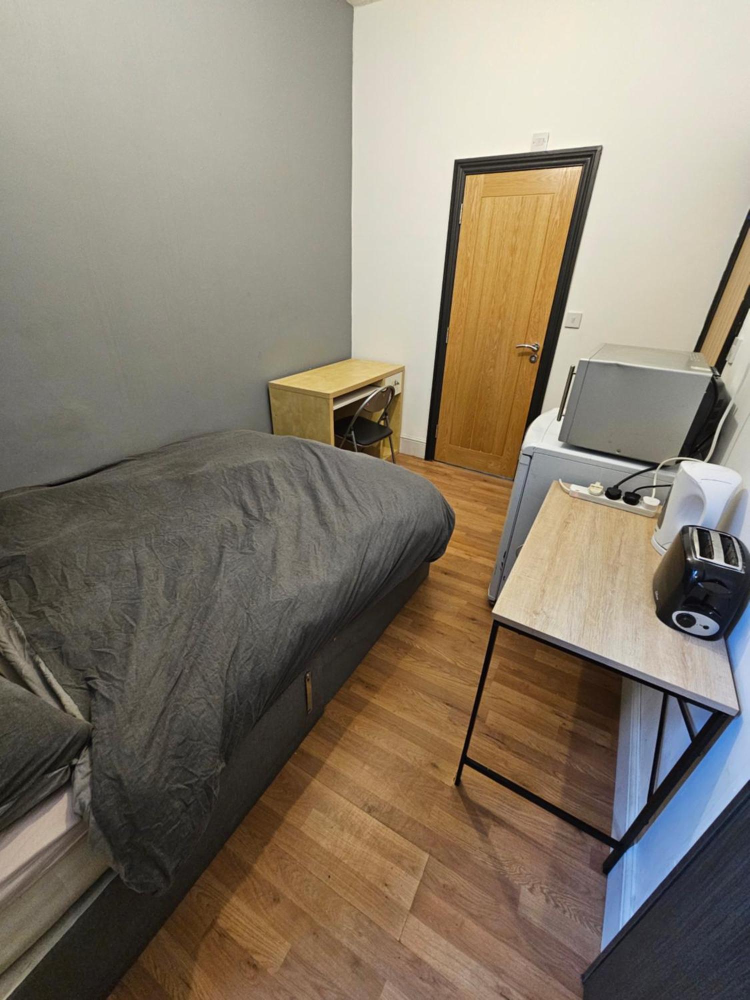 Double En Suit Room In Levenshulme Manchester Exterior photo